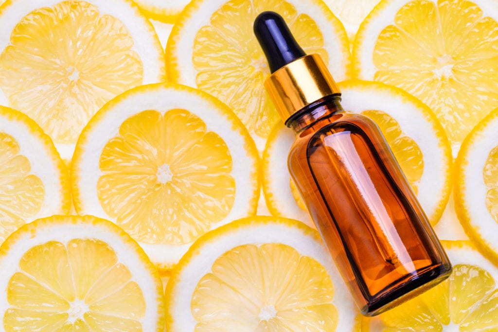 C THE DIFFERENCE IN YOUR SKIN WITH VITAMIN C